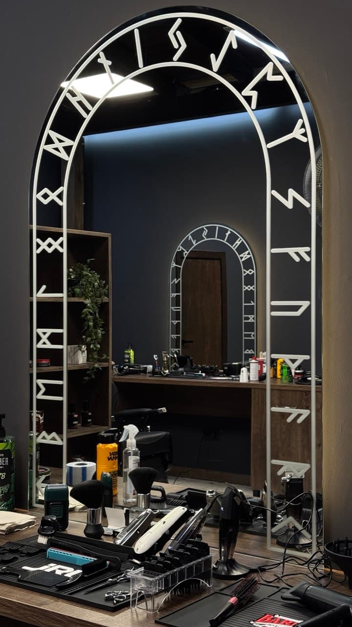 CHINASKI барбершоп . TATTOO studio